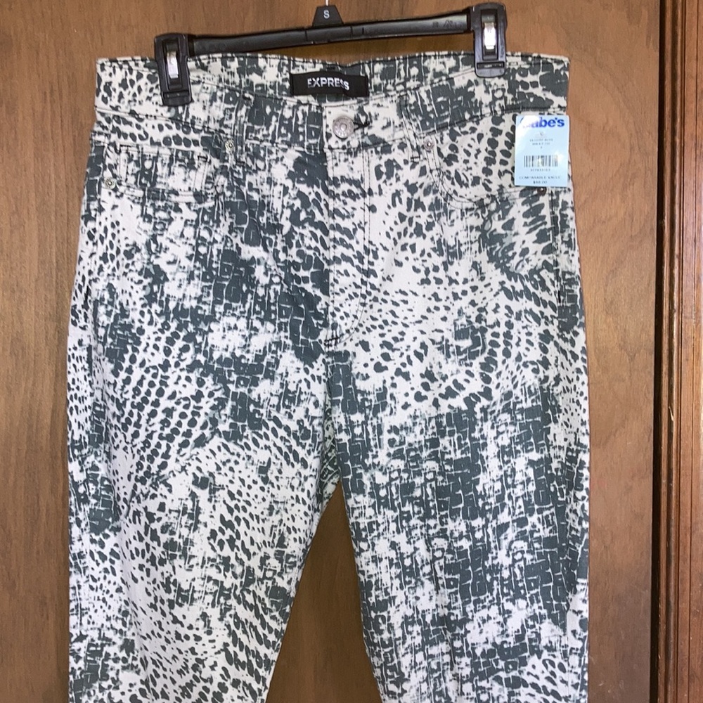 Express high rise skinny stretch jean with abstract animal print like size 12 - Picture 8 of 16